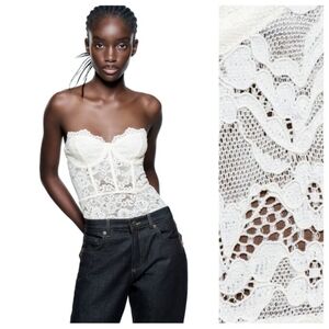 NWOT. Zara Cream Lace Sweetheart Neckline Bodysuit. Size M.